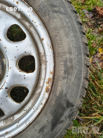 Зимни гуми с джанти голф 3 14", снимка 4 - Гуми и джанти - 52349142