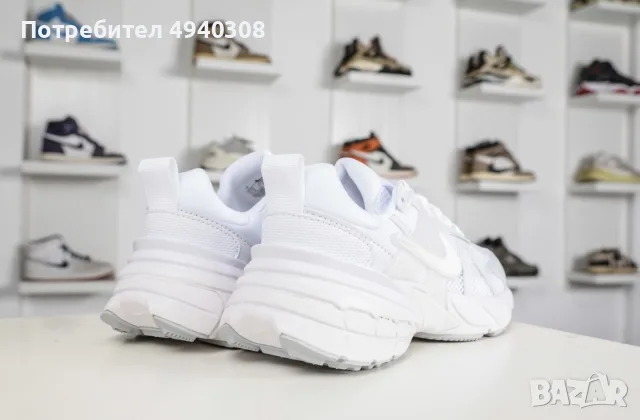 Дамски обувки NIKE V2K RUN, снимка 4 - Маратонки - 55972608