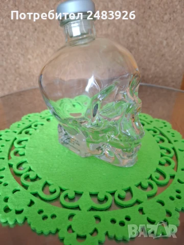 Бутилка от Crystal HEAD V0DKA с форма на череп, снимка 2 - Колекции - 50901711