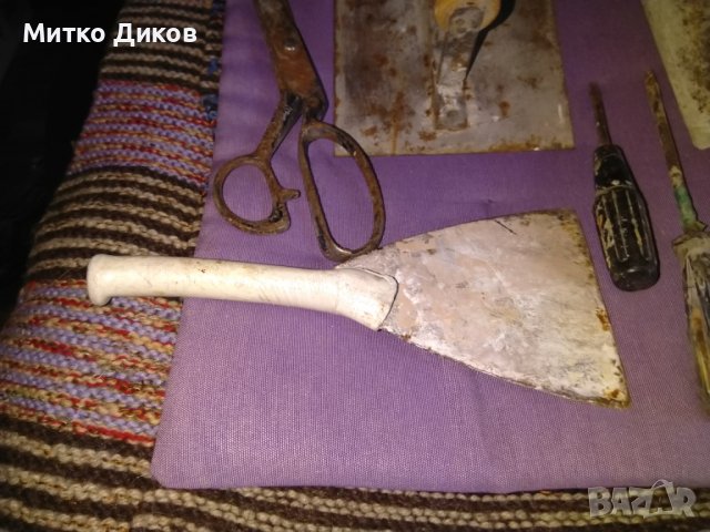 Две малашки -шпакла- две отвертки -четка -ножица всичко за 10лева, снимка 6 - Други - 39712423