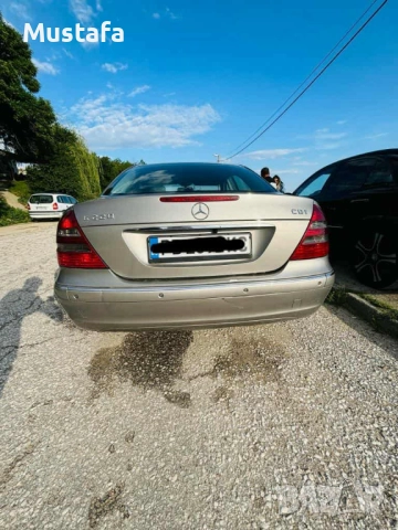 Продава се Мерцедес Е220 , снимка 2 - Автомобили и джипове - 52484444