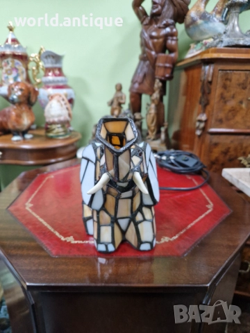 Прекрасна антикварна настолна лампа Тифани , снимка 5 - Настолни лампи - 52323432
