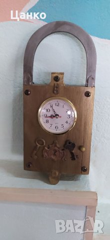  кутийка за ключове със работещ часовник