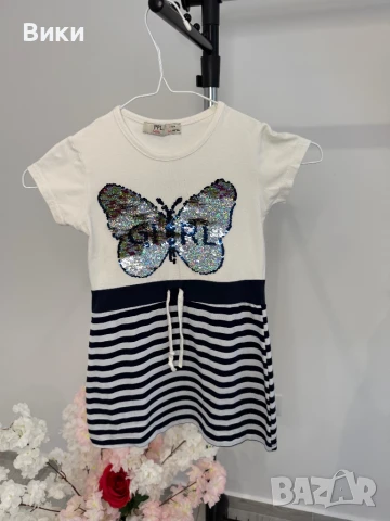 Детска рокля 5-6г но е умалена отговаря на 4-5г