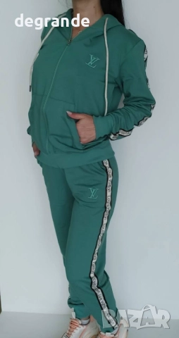 Дамски екип Louis Vuitton БОГАТ ИЗБОР ОТ ЦВЕТОВЕ , снимка 3 - Спортни екипи - 51598324