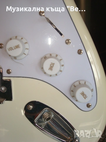 Електрическа китара, снимка 3 - Китари - 53857192