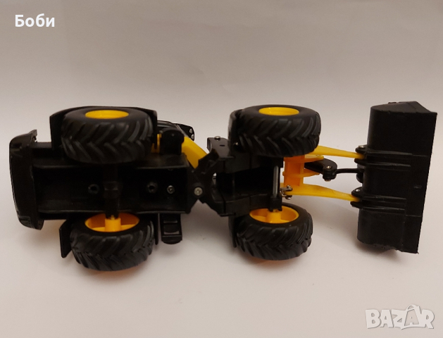 bburago New Holland Фадрома Булдозер Пластмасова Играчка 1:50, снимка 4 - Колекции - 44601865