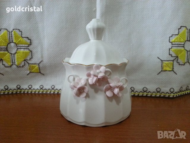 Български костен порцелан захарница