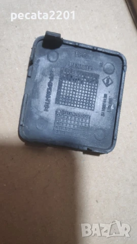 Продавам - Оригинално капаче теглич в предна броня Renault Fluence 2013-2016, снимка 2 - Части - 51306686