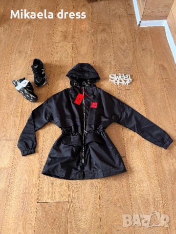 Черно яке Hugo Boss, със стилна пролетна визия. Ново и неносено.