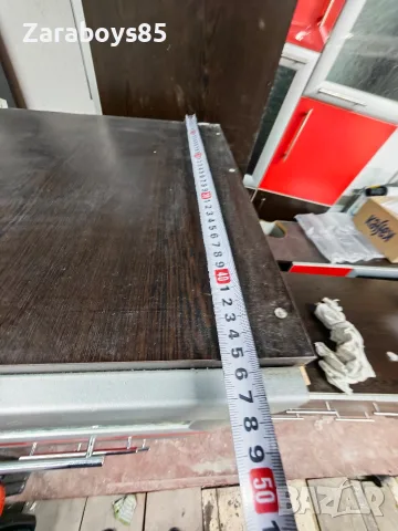 Продавам шкафче с три вратички , снимка 5 - Шкафове - 56239815