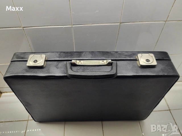 Продавам дипломатическо куфарче от 1980-те, снимка 3 - Куфари - 53276178
