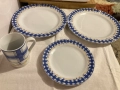 Порцеланови чинии и чашка, снимка 1
