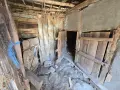 Продава се къща с голям двор 1,5 дка, гараж, стопански постройки и обновени инсталации, снимка 18