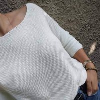 Пуловер в бяло S/M, снимка 2 - Блузи с дълъг ръкав и пуловери - 38979099