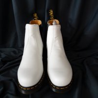 Нови и Намалени Dr. Martens 2976 Yellow Stitch Smooth Leather Chelsea Boots Мъжки Боти Номер 44, снимка 6 - Мъжки боти - 39171028