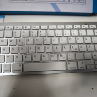 Нова безжична клавиатура OMOTON kb066, снимка 1 - Клавиатури и мишки - 44612681