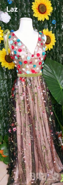 приказна официална бална рокля с 3D декорация , снимка 1