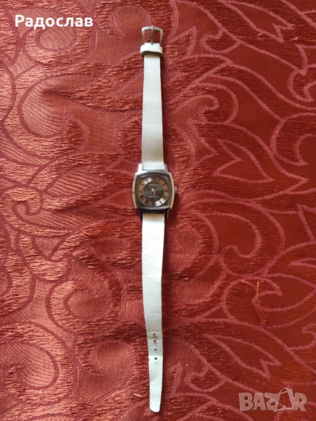 стар механичен часовник CARDINAL, снимка 1