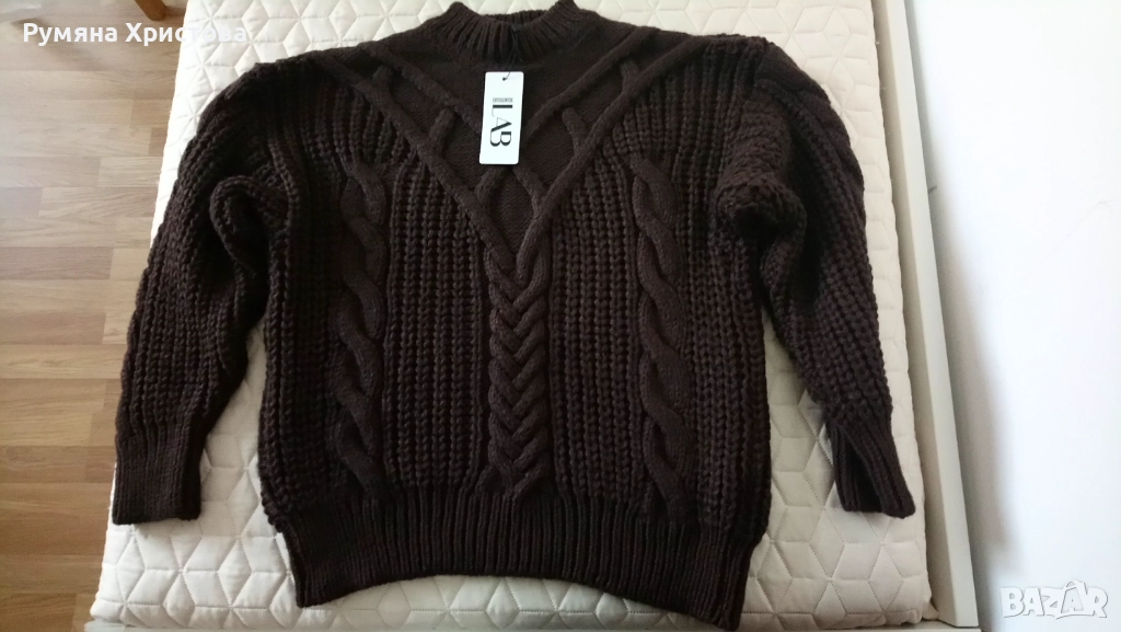 Нов, тъмнокафяв дамски пуловер с ефектни плетеници, снимка 1
