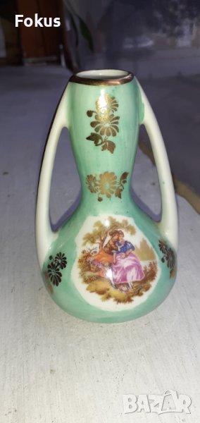 Малка порцеланова ваза вазичка Limoges, снимка 1