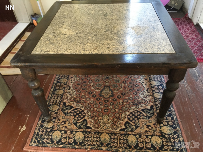 Холна маса с мраморен плот, снимка 1