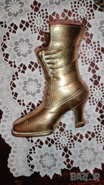 Стар бронзов дамски ботуш, снимка 1