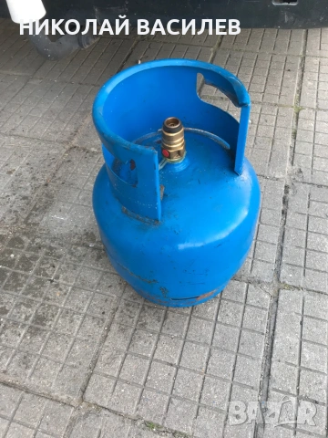 Газова  бутилка  12.  Литра. Може да се пълни / има газ .