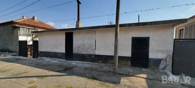 Подържан имот с излаз на две улици,2 имота в 1 със жилищни пристройки и складови помещения, снимка 5 - Къщи - 56085487