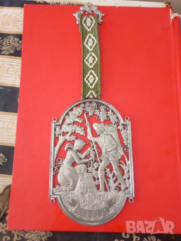 Плакет,декорация за стена