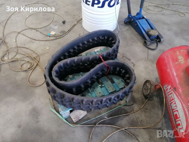 Гумена верига за малък багер и екскаватор