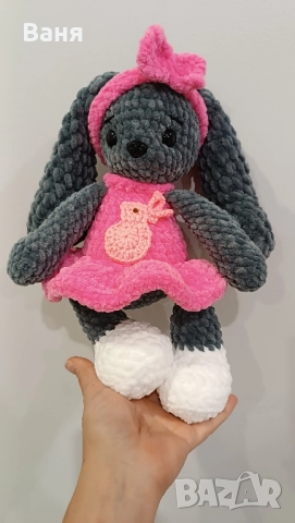 Ръчно плетено зайче, снимка 5 - Плюшени играчки - 51883402