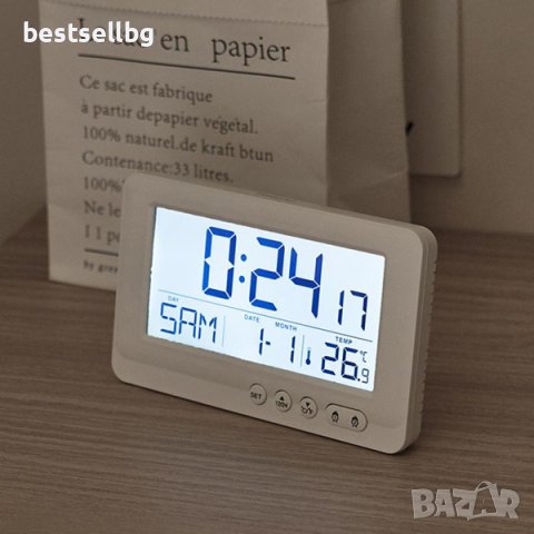 Електронен светещ часовник с термометър будилник аларма с осветление, снимка 2 - Други - 40998410