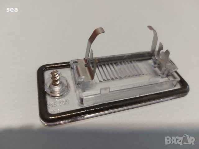 Светлини за номер ляво Audi 8E0 943 807 430 А, снимка 2 - Части - 42056834