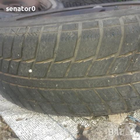 Две джанти от Рено със зимни  гуми, снимка 4 - Гуми и джанти - 50460310