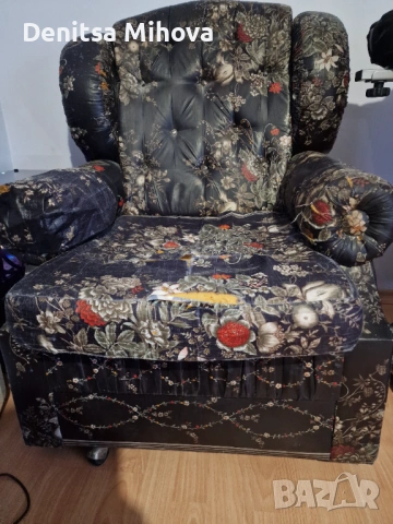 Подарявам фотьойл и табуретки