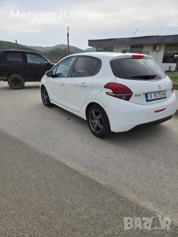 Peugeot 208 2017 1.2, снимка 3 - Автомобили и джипове - 53037377