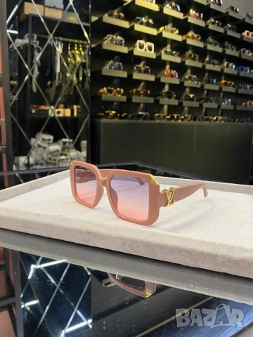 очила с черен обикновен калъф и ув защита gucci , снимка 10 - Слънчеви и диоптрични очила - 51447417