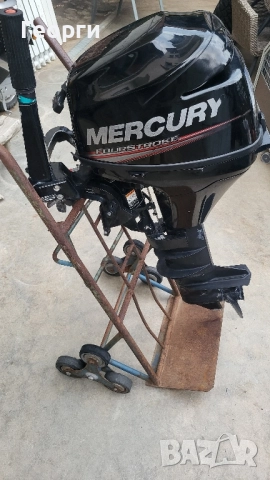 Продава се извънбордов двигател Mercury 8 Hp 4 тактов  дълъг ботуш 