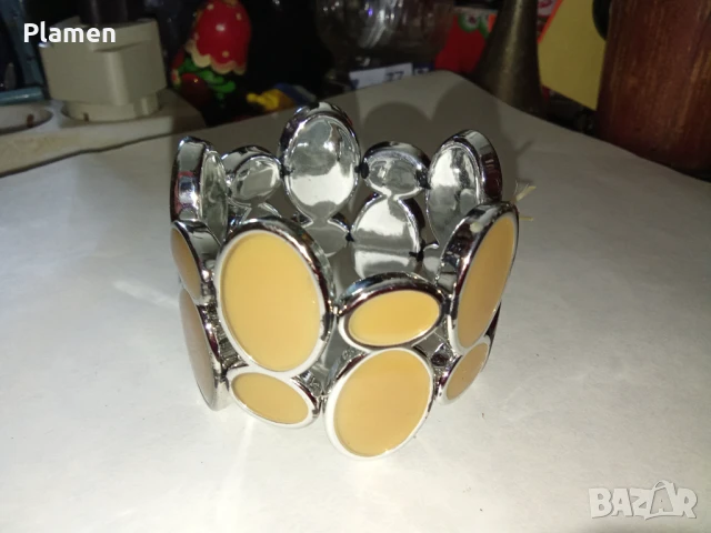 Пластмасова гривна на ластик , снимка 1