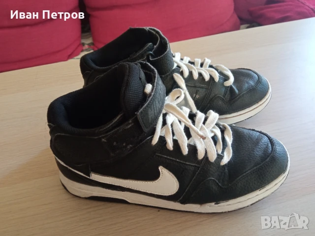 Придавам оригинални обувки NIKE