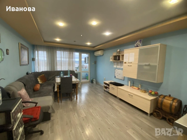 Продавам тристаен апартамент - Автогара, снимка 2 - Апартаменти - 53597479