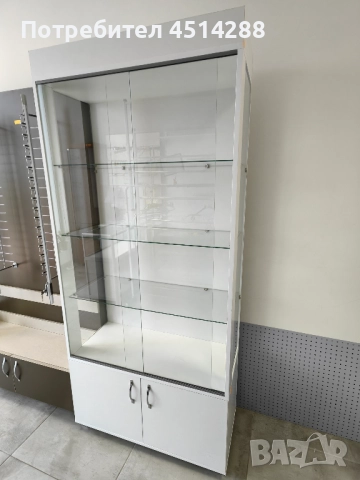 Продава нова експозиционна, интериорна витрина