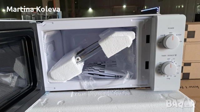 Компактна микровълнова фурна Comfee - 20 литра, 700W и 5 нива на мощност, снимка 5 - Микровълнови - 52655396