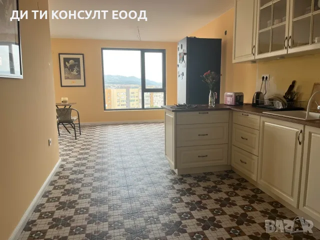 Многостаен апартамент в широк център, снимка 2 - Апартаменти - 55948782