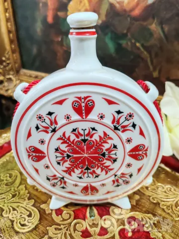 Двустранно декорирана порцеланова бъклица-Hollohaza- Hungary 1970-1980 год., снимка 13 - Колекции - 49185178