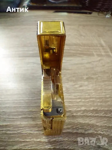 Оригинална запалка S.T. Dupont Paris Ligne 1 Large Gold Hobnail 70-те - Златен обков, снимка 5 - Други ценни предмети - 55710495