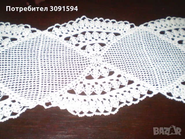 Плетена на една кука бяла покривка за маса тишлайфер, снимка 3 - Покривки за маси - 34693085