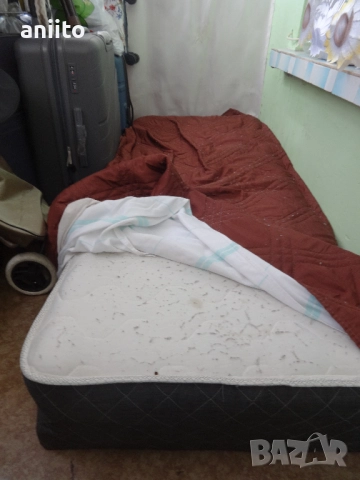спешно Еднолицев матрак с вградена дървена рамка-само лично Варна., снимка 3 - Матраци - 52184080