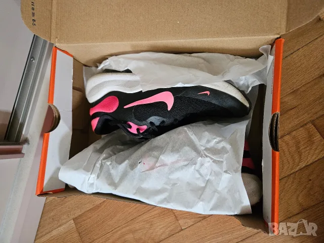 Оригинални маратонки Nike 36 номер. В много добро състояние. С кутия. 25 евро, снимка 9 - Маратонки - 56055072
